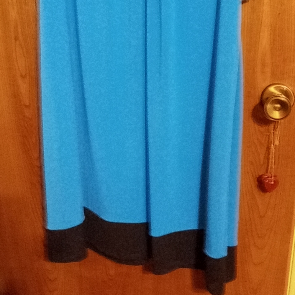 Dress - Picture 2 of 4